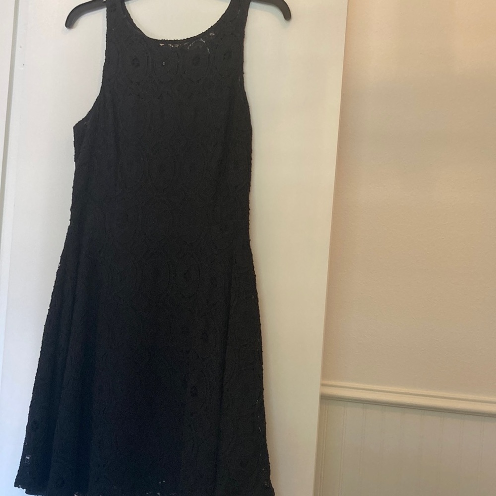 BB DAKOTA BLACK LACE DRESS WITH INSIDE LINING! GREAT CONDITION!